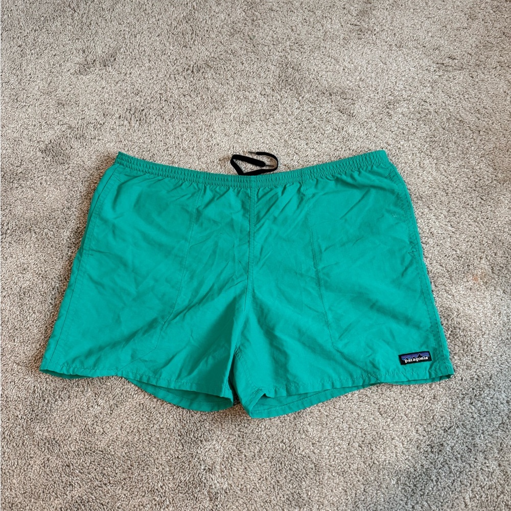 Patagonia Men’s Baggies Green Shorts Size Large